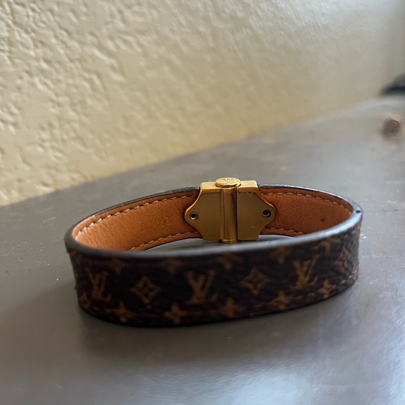 LV Bracelet - Picture 2 of 7